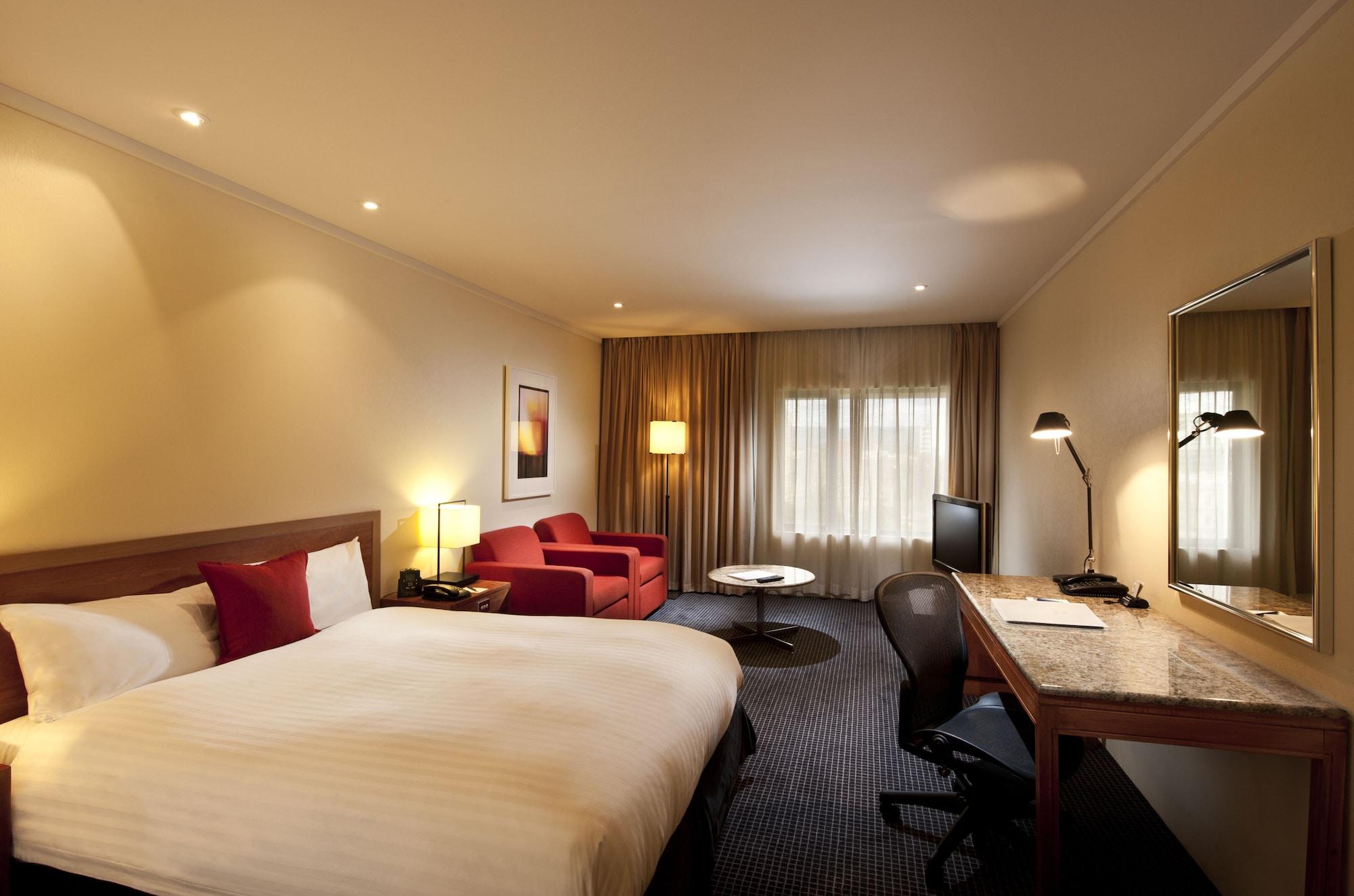 Hilton Adelaide Hotel Room photo