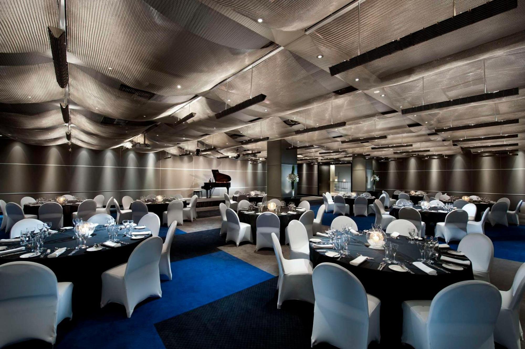 Hilton Adelaide Hotel Restaurant photo