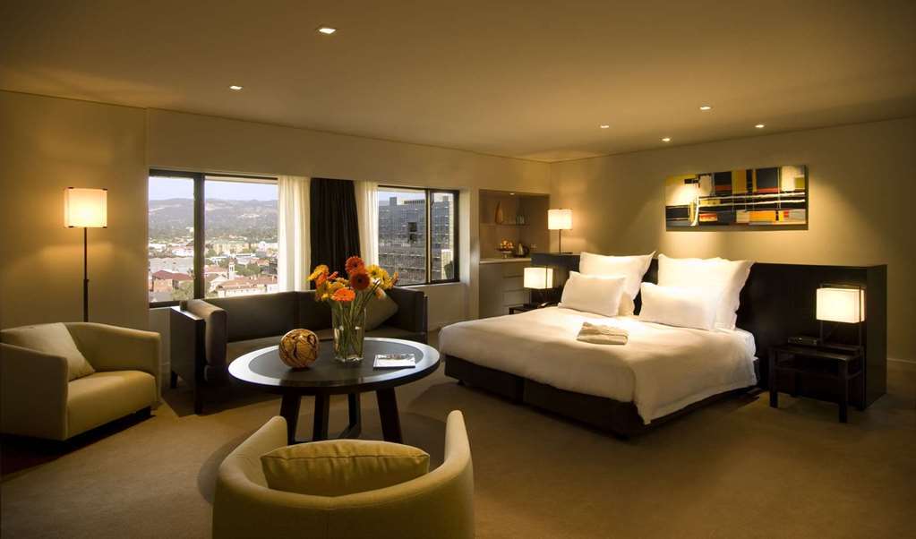 Hilton Adelaide Hotel Room photo